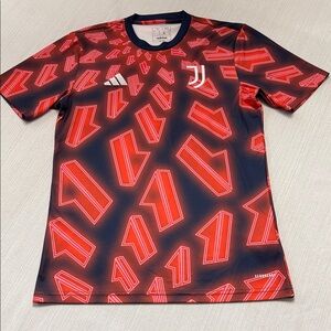 ADIDAS AEROREADY men’s JUVENTUS Red and Black Jersey. Size S